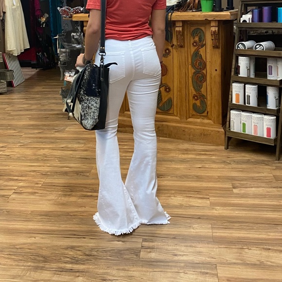 NWT Stella Hi-Rise Super Flare Jeans in white - Picture 7 of 9